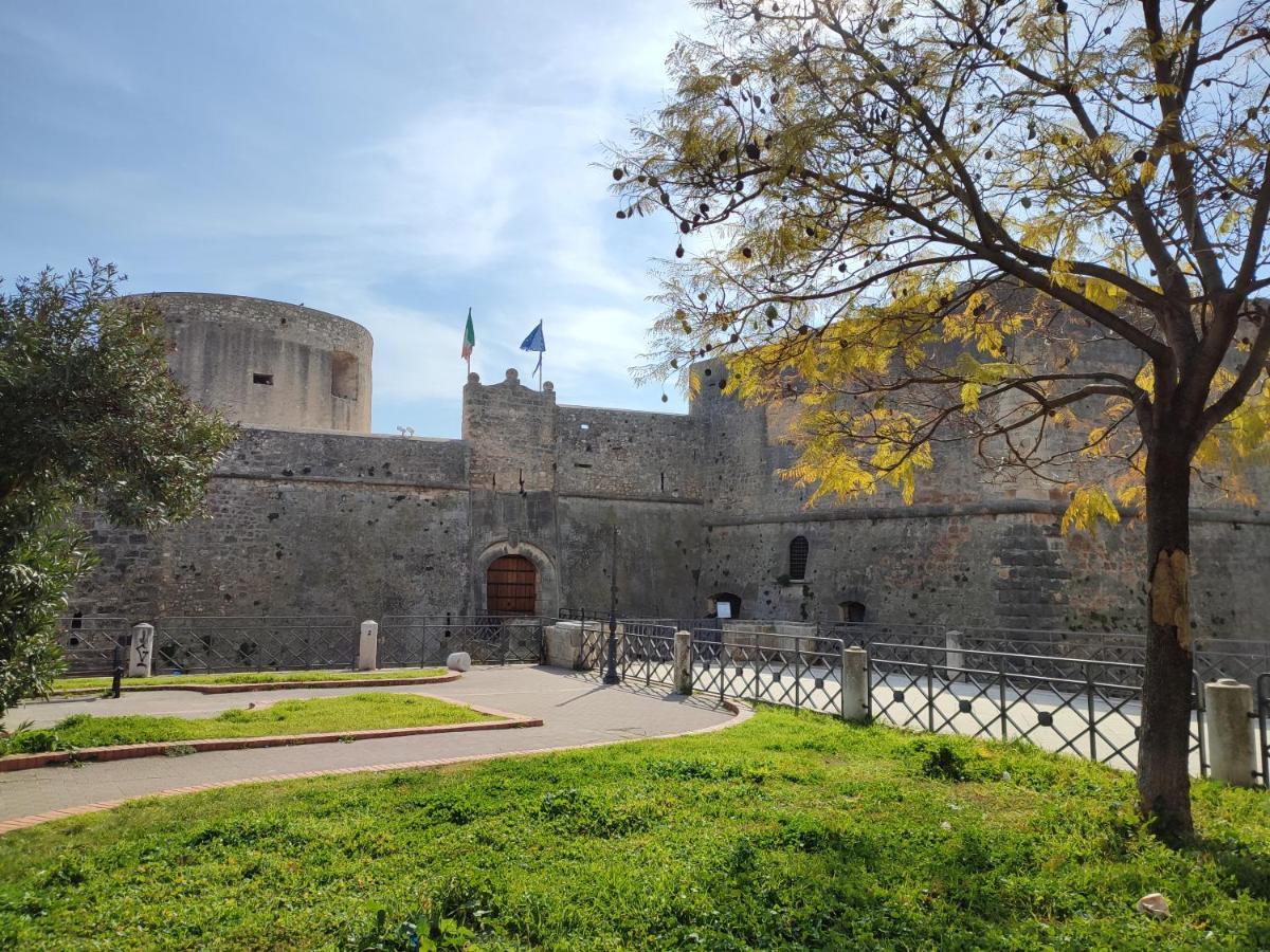 Dimora Della Marchesa - Al Duomo Lejlighed Manfredonia Eksteriør billede
